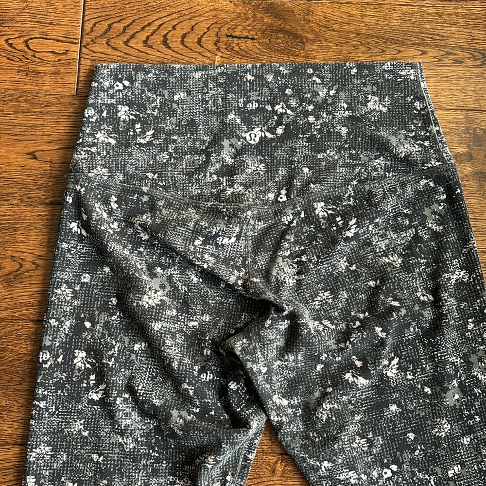 Lululemon women's leggings High-Rise 23” - Picture 4 of 7